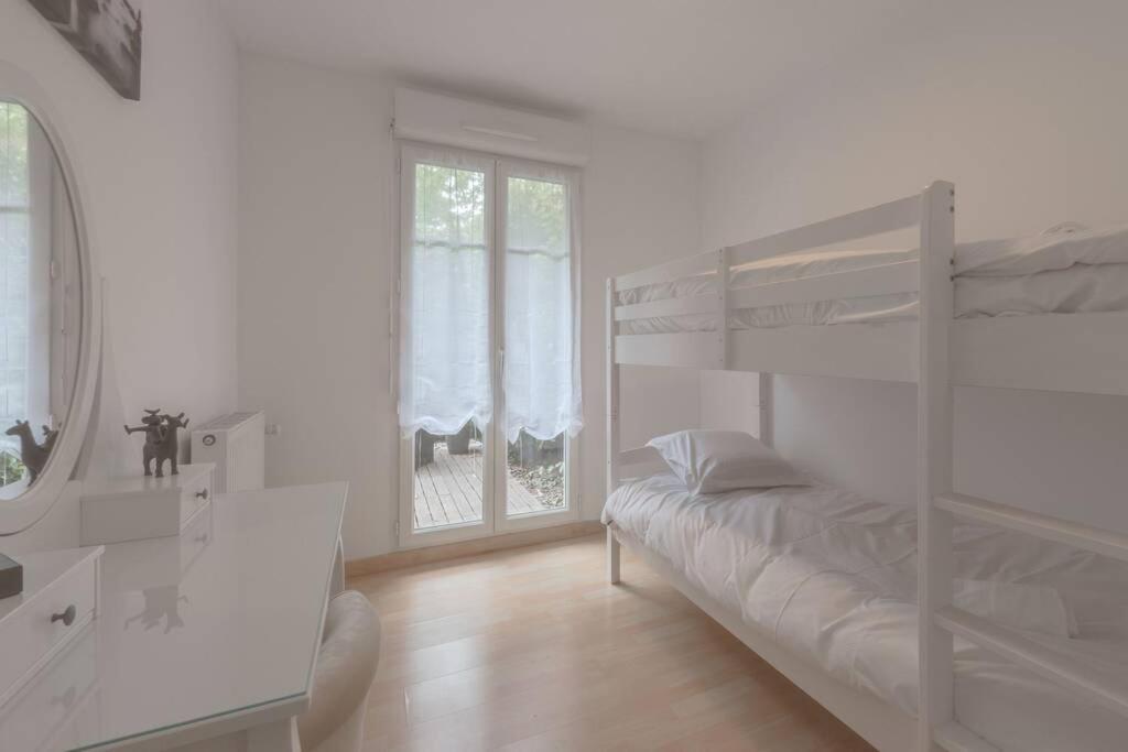 Garden Apartment Next To Disneyland Bussy-Saint-Georges Exterior photo